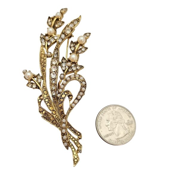 Richelieu Gold Tone Faux Pearl Leaf Rhinestone Stem Leaf Ribbon Brooch C627 - Picture 4 of 6